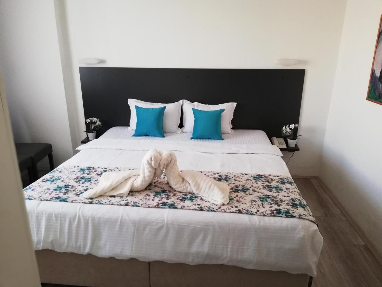 פרילפ Atlas City Center Hotel מראה חיצוני תמונה