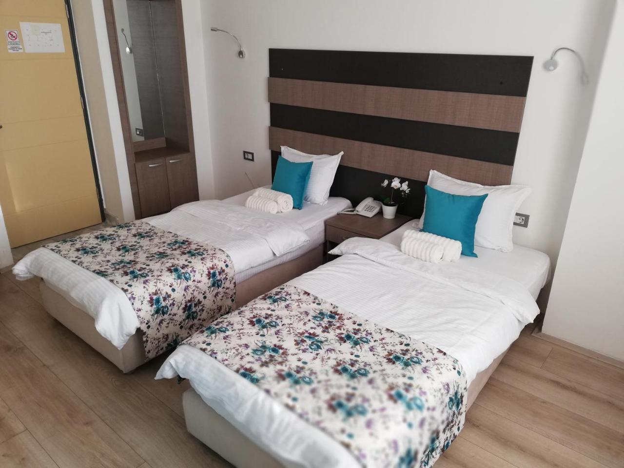 פרילפ Atlas City Center Hotel מראה חיצוני תמונה