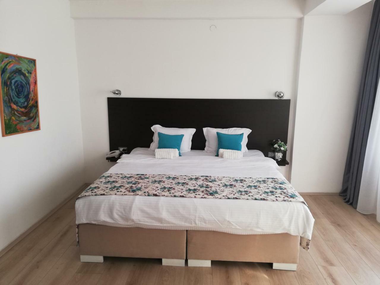 פרילפ Atlas City Center Hotel מראה חיצוני תמונה
