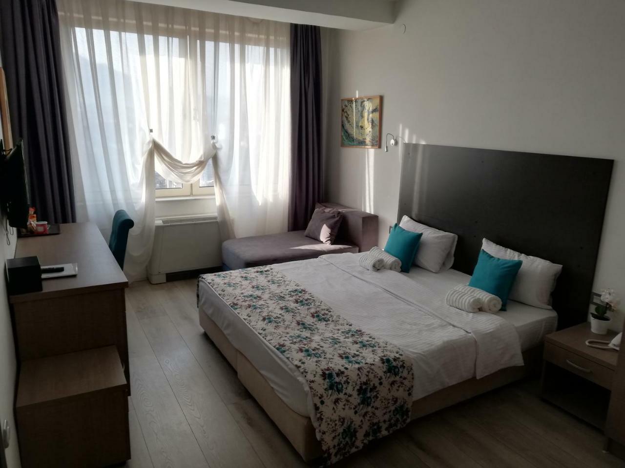 פרילפ Atlas City Center Hotel מראה חיצוני תמונה